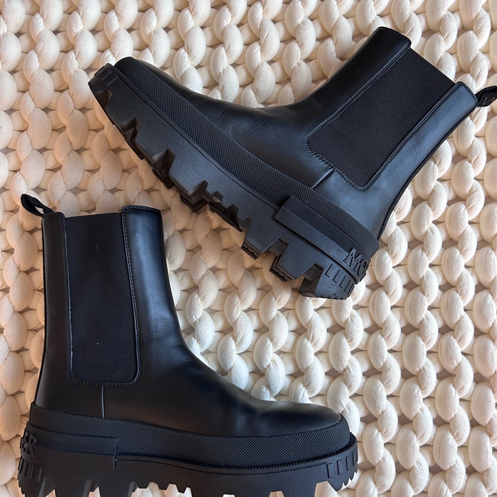 Moncler Coralyne Black Leather Chelsea Boot